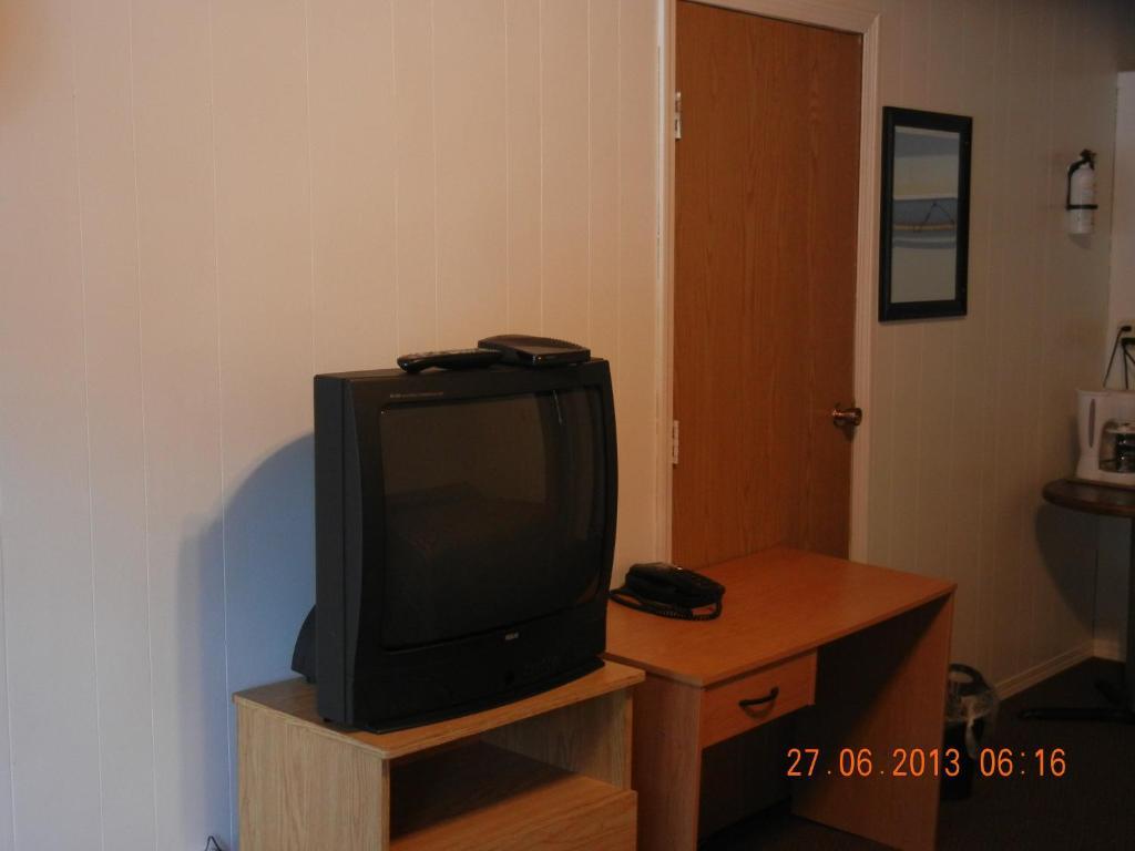 Holiday House Motel Penticton Room photo